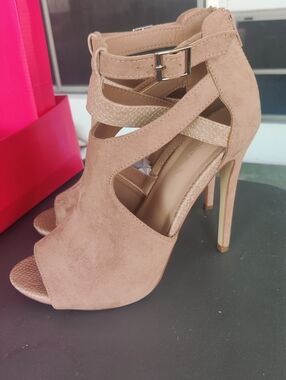 Shoe Dazzle Dress Sandals Suri Taupe Size 9 Womens's Size 9